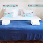 Cascais Cool Hostel Suites & Pool
