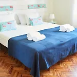 Cascais Cool Hostel Suites & Pool