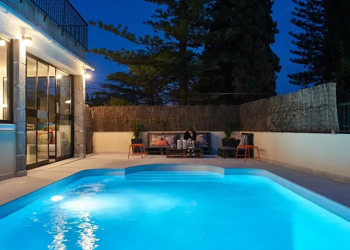 Cascais Cool Hostel Suites & Pool
